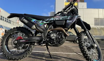 Лучший премиальный кроссовый мотоцикл FRATELI HARDLINE NC330S FRZ: итальянское качество для искушенных райдеров